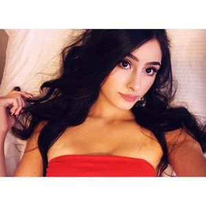 Meet your Posher, Monica